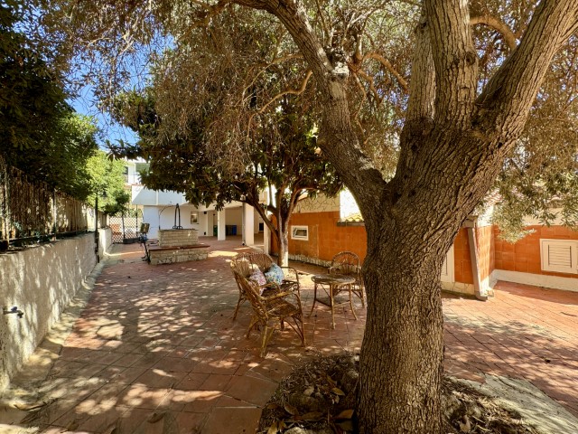 Image No.48-5 Bed Villa for sale