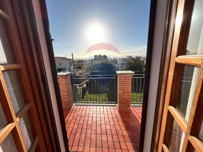 Image No.20-6 Bed Villa for sale