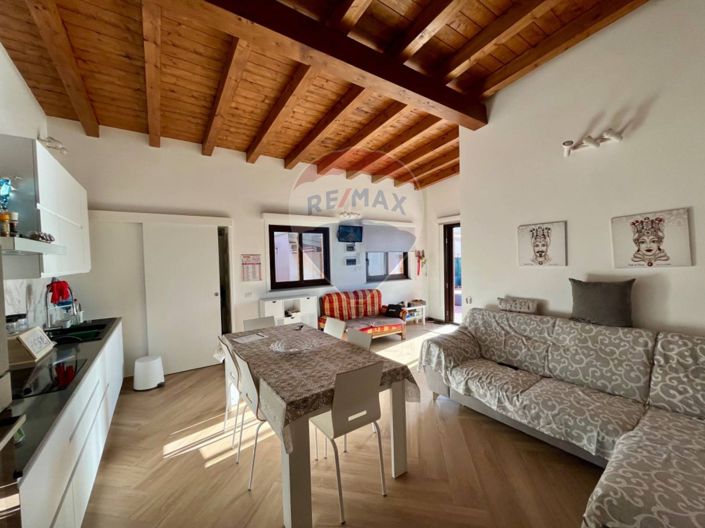 Image No.41-6 Bed Villa for sale