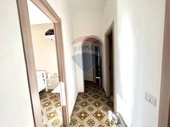 Image No.9-6 Bed Villa for sale