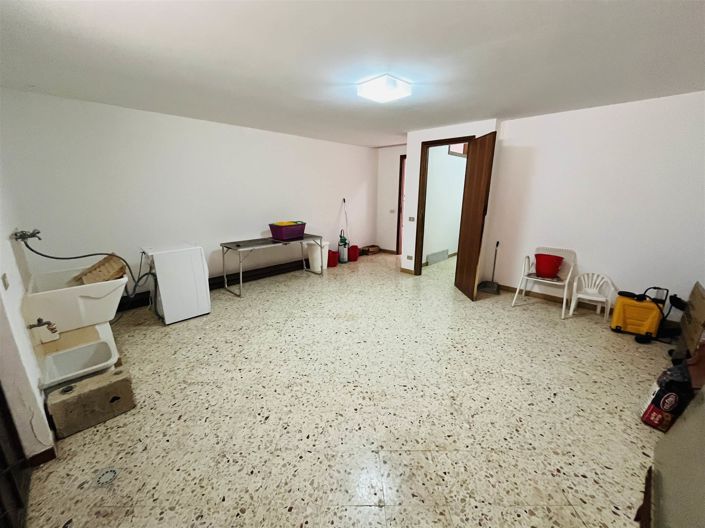 Image No.13-6 Bed Villa for sale