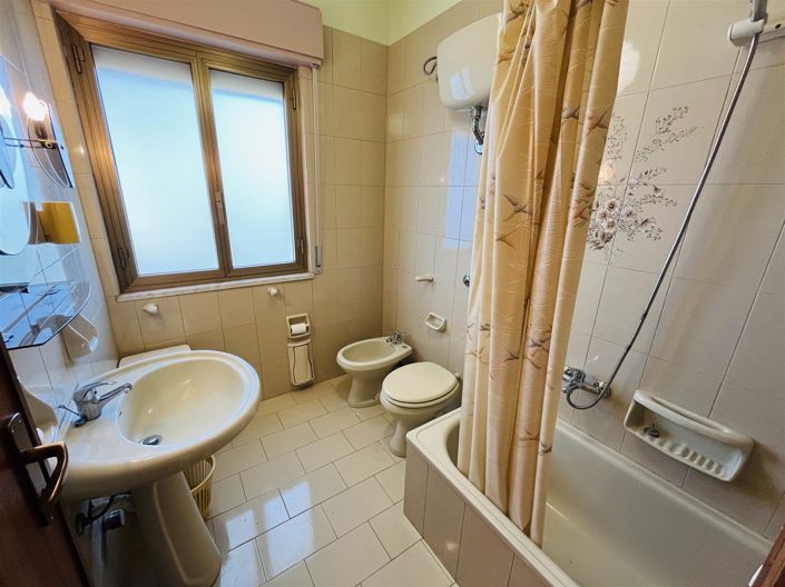 Image No.20-6 Bed Villa for sale