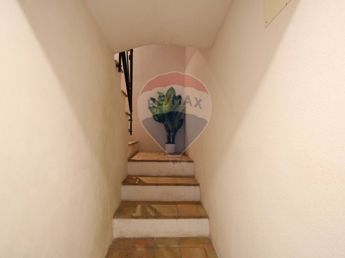 Image No.21-5 Bed House for sale