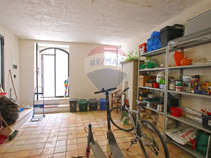 Image No.4-5 Bed House for sale