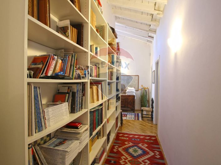 Image No.43-5 Bed House for sale