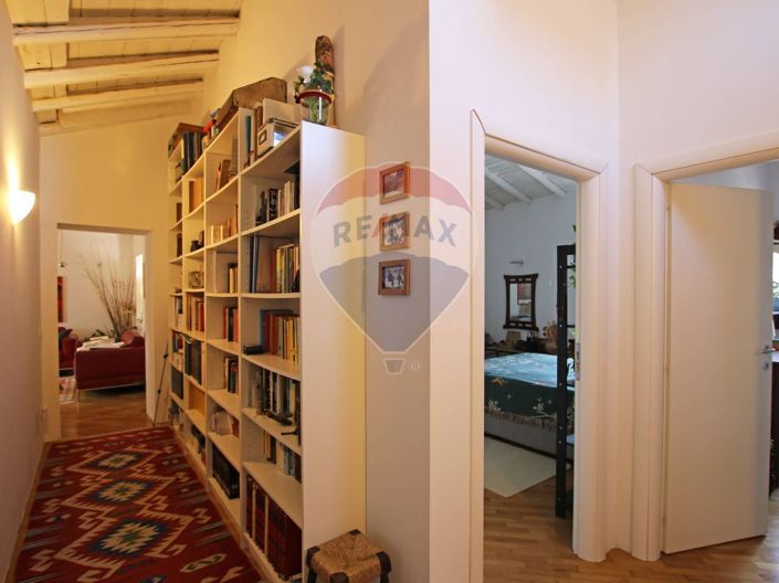 Image No.44-5 Bed House for sale