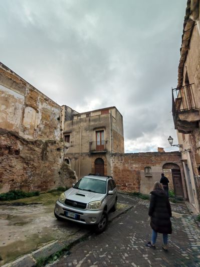 Image No.24-2 Bed House for sale