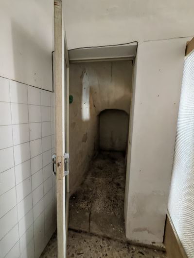 Image No.9-2 Bed House for sale