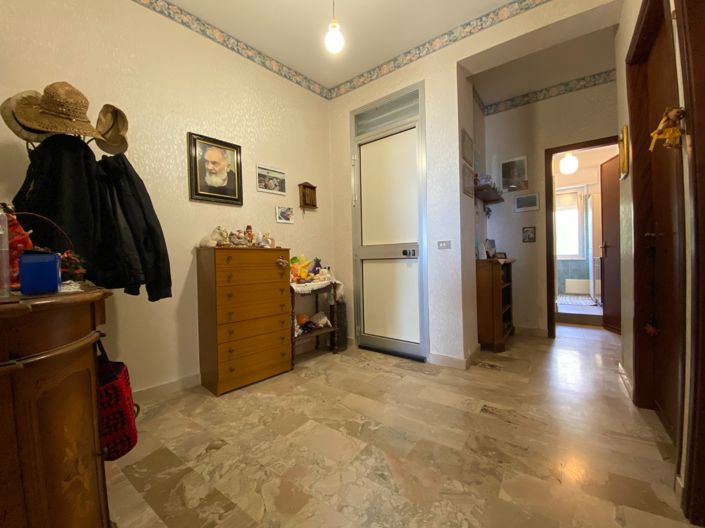 Image No.18-3 Bed Apartment for sale