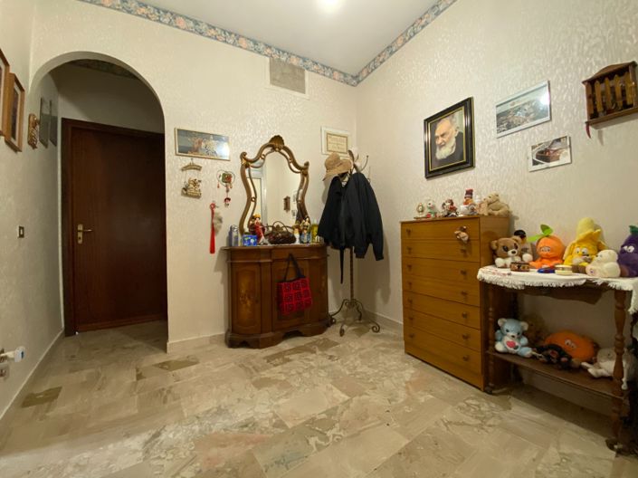 Image No.21-3 Bed Apartment for sale