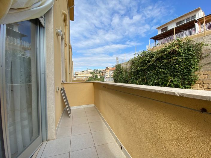 Image No.24-3 Bed Apartment for sale