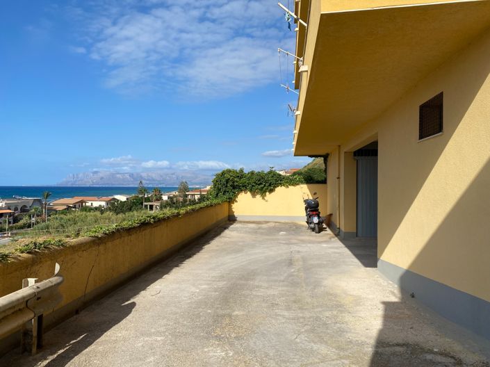 Image No.27-3 Bed Apartment for sale