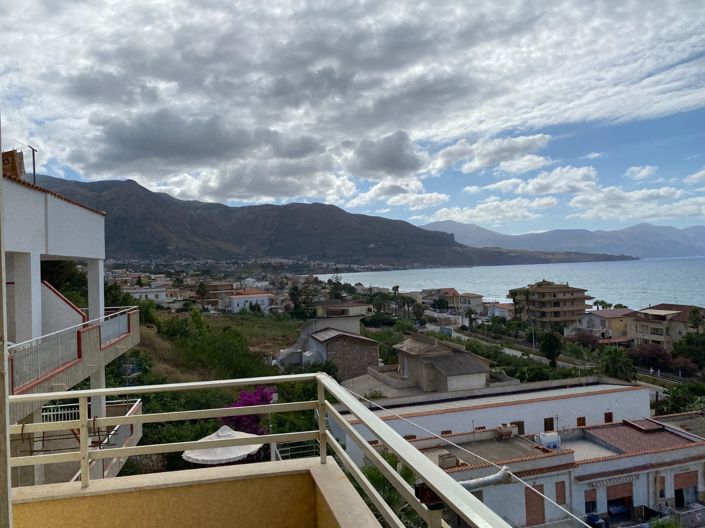 Image No.8-3 Bed Apartment for sale