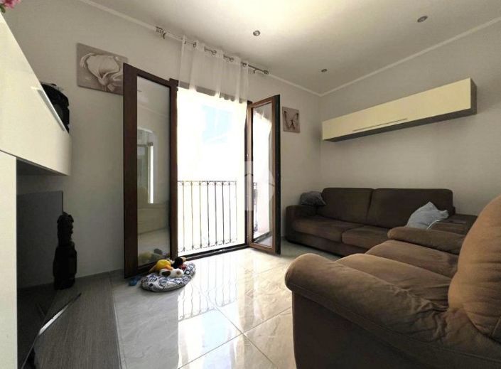 Image No.4-2 Bed House for sale