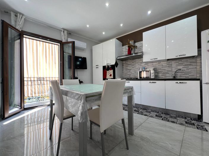 Image No.6-2 Bed House for sale