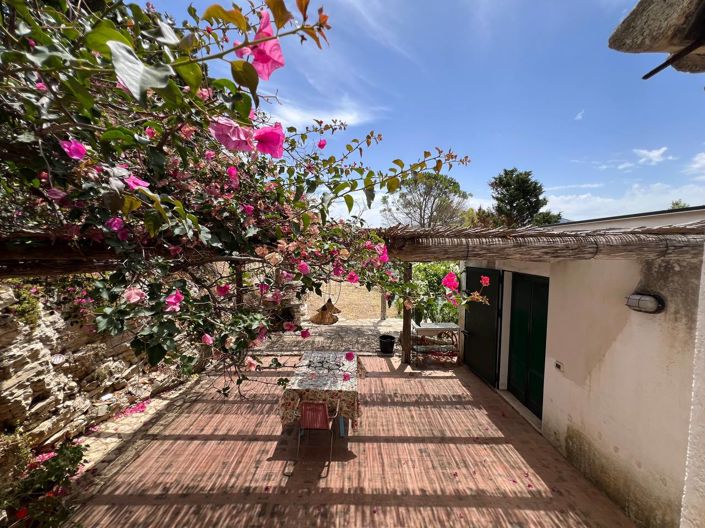 Image No.4-2 Bed House for sale