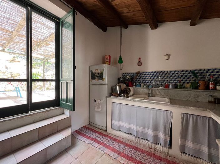 Image No.5-2 Bed House for sale