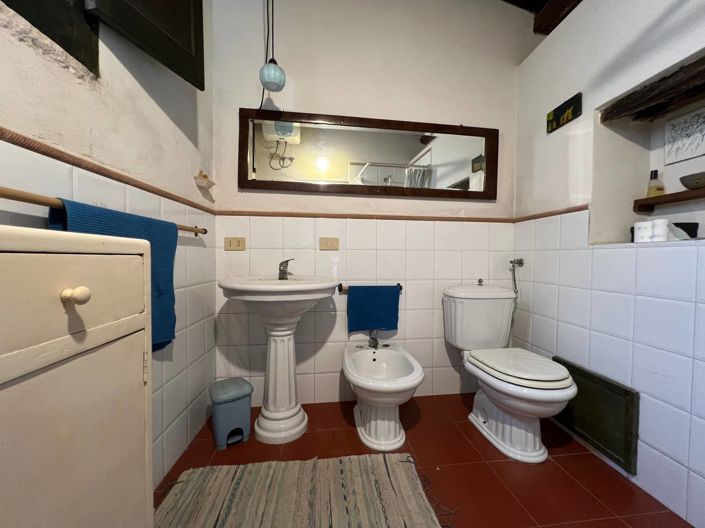 Image No.9-2 Bed House for sale