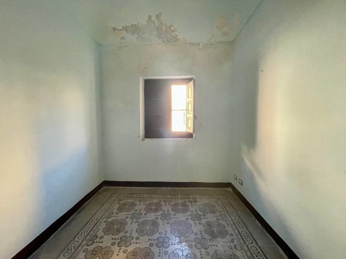 Image No.16-3 Bed Property for sale