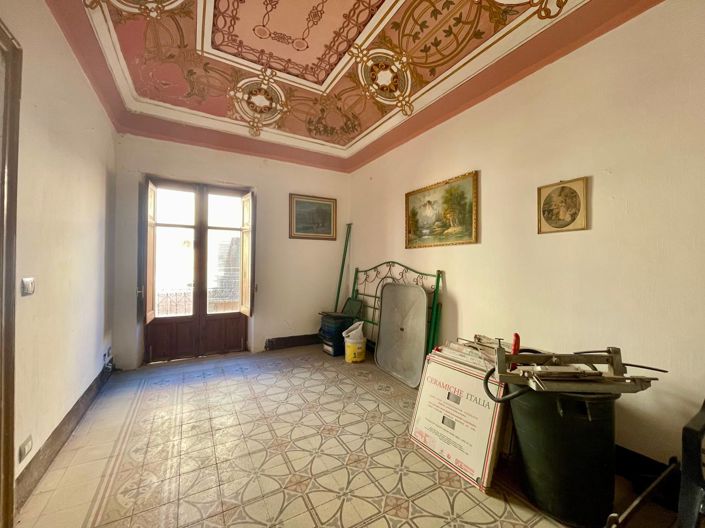 Image No.5-3 Bed Property for sale