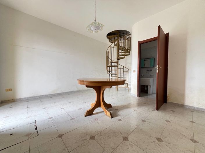 Image No.3-2 Bed House for sale