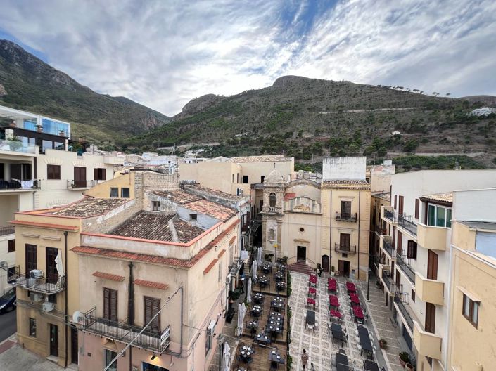 Image No.17-3 Bed Apartment for sale