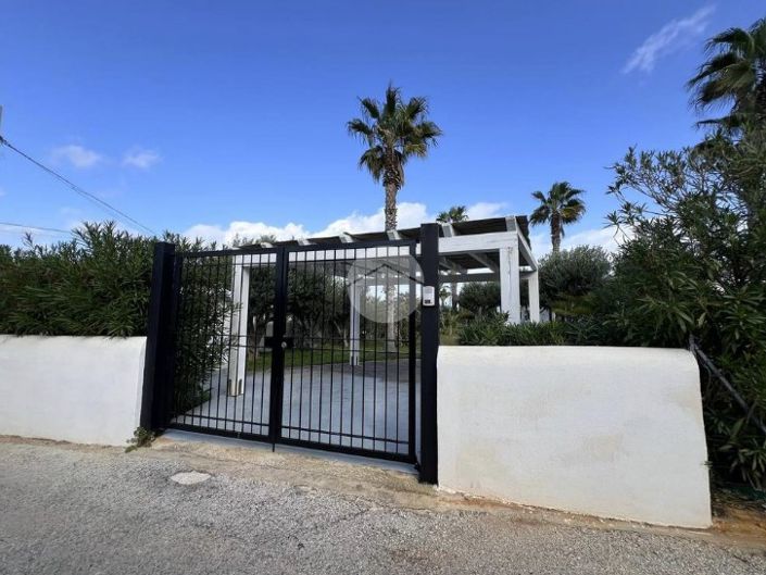 Image No.1-2 Bed Villa for sale