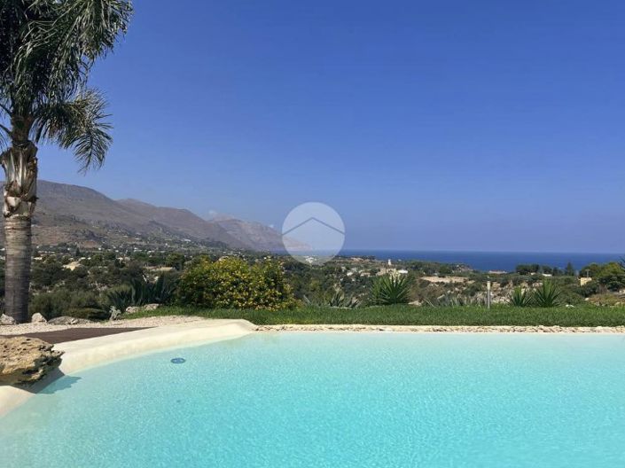 Image No.25-2 Bed Villa for sale