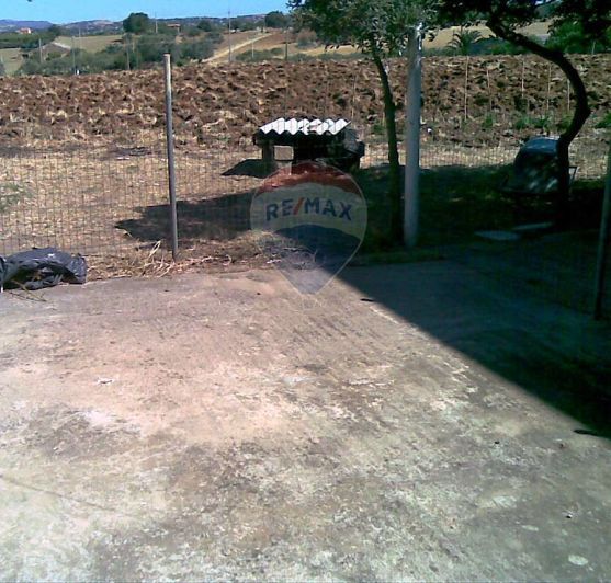 Image No.11-3 Bed Property for sale