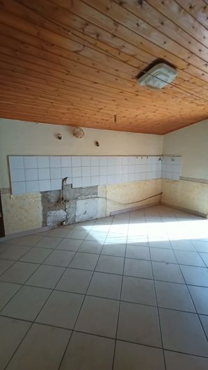 Image No.12-2 Bed House for sale