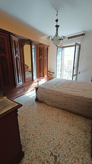 Image No.15-2 Bed House for sale