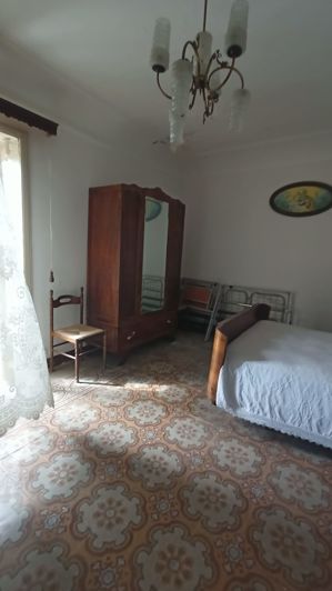 Image No.13-1 Bed House for sale