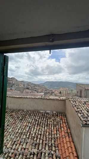 Image No.23-1 Bed House for sale