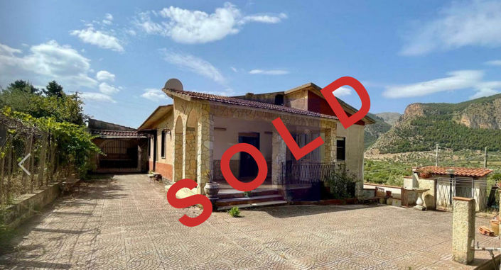 Image No.1-4 Bed Villa for sale