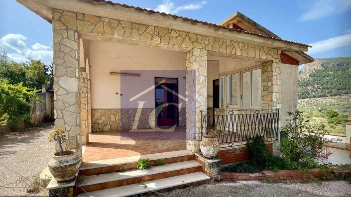 Image No.3-4 Bed Villa for sale