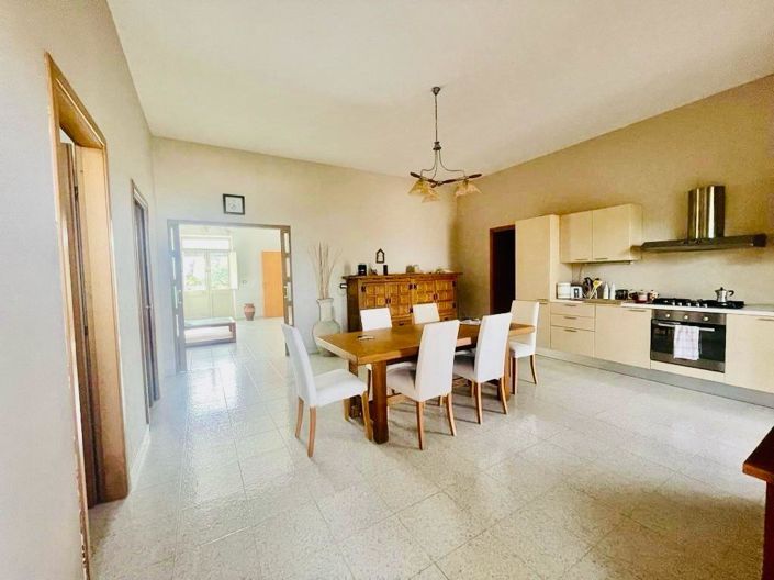 Image No.3-4 Bed Villa for sale