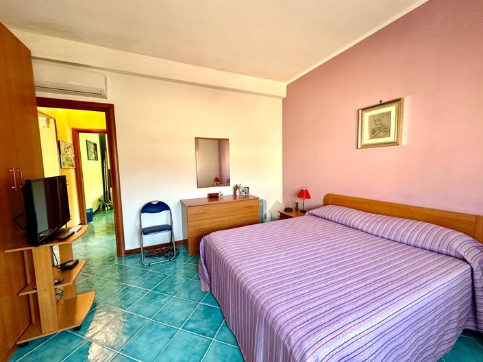 Image No.25-2 Bed Apartment for sale