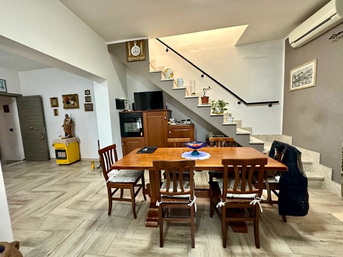 Image No.21-3 Bed Apartment for sale