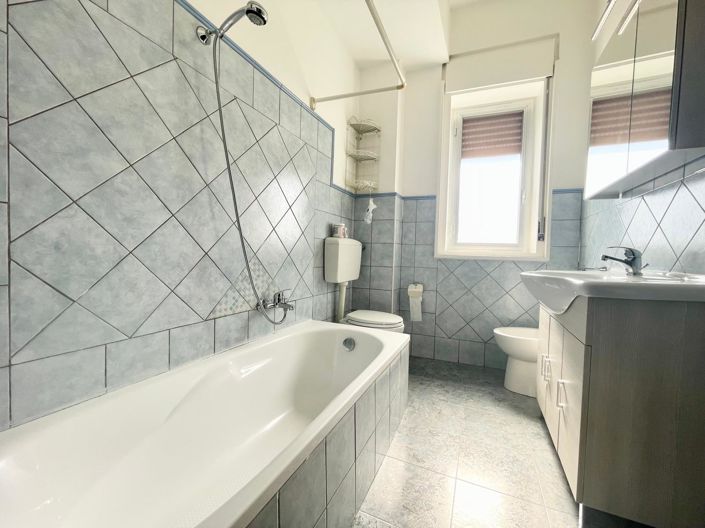 Image No.18-3 Bed Apartment for sale