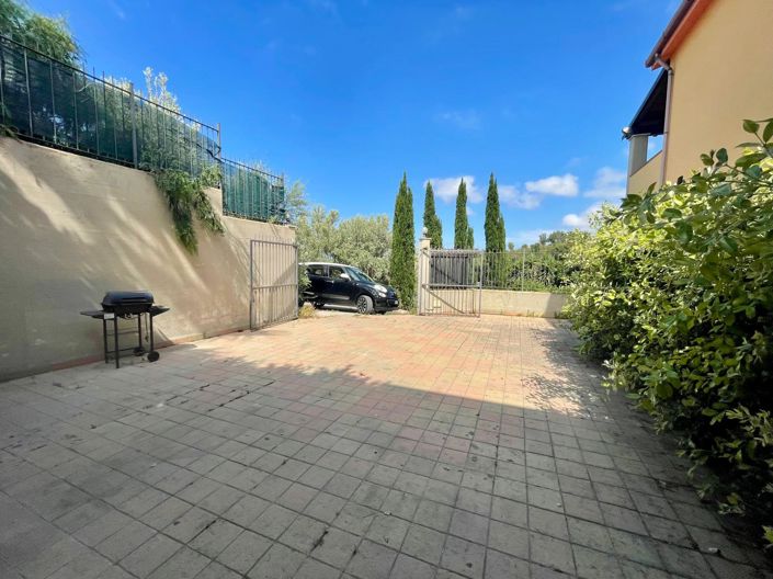 Image No.5-2 Bed Villa for sale