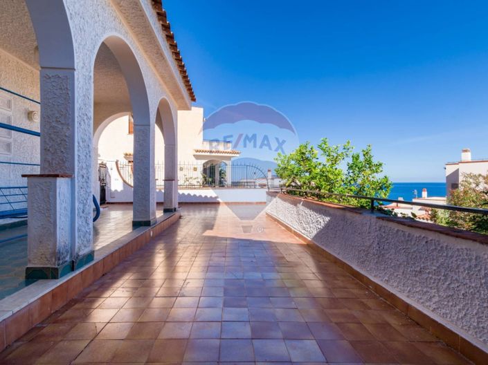 Image No.40-4 Bed Villa for sale