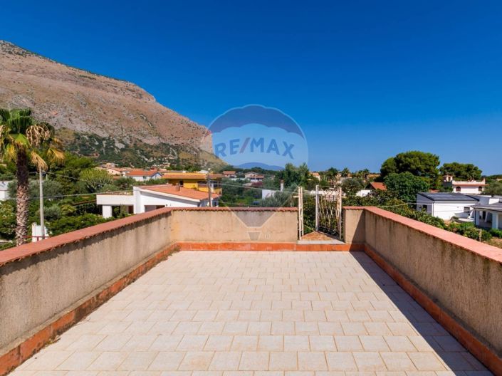 Image No.11-3 Bed Villa for sale