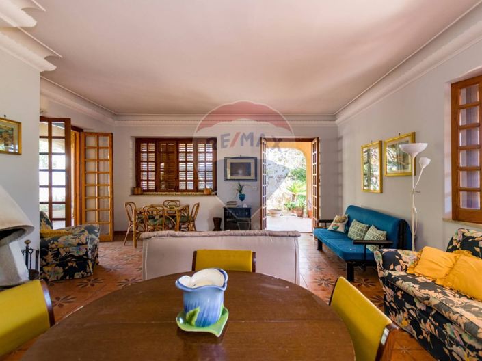 Image No.21-3 Bed Villa for sale