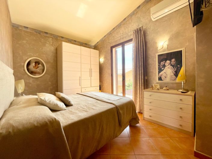 Image No.18-3 Bed Villa for sale