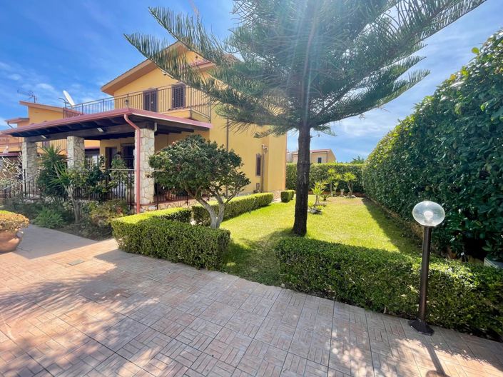 Image No.3-3 Bed Villa for sale