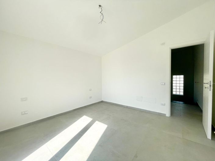 Image No.33-2 Bed Villa for sale