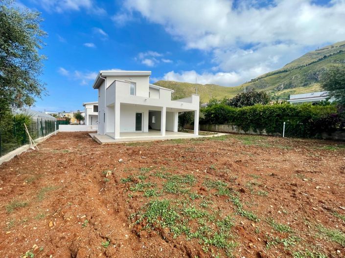 Image No.4-2 Bed Villa for sale