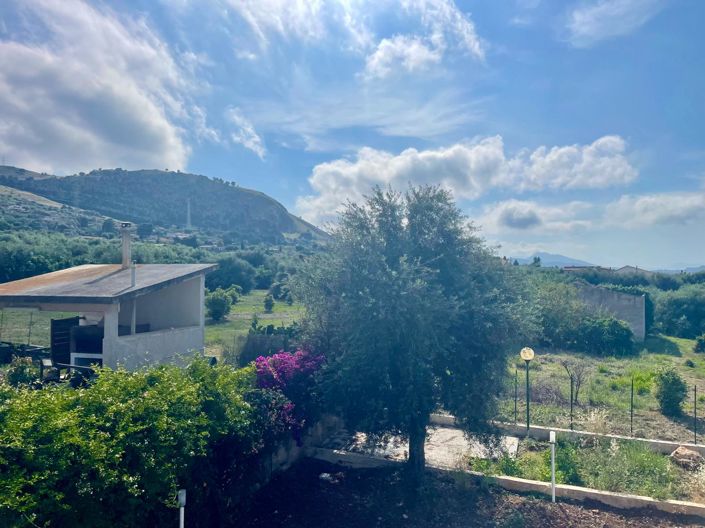 Image No.48-2 Bed Villa for sale