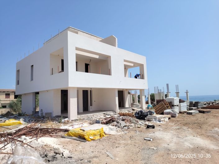 Image No.10-2 Bed Villa for sale