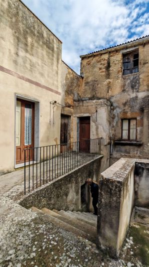 Image No.28-2 Bed House for sale